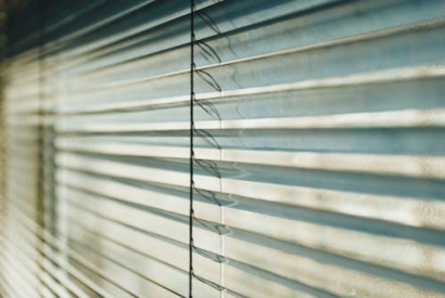 Cómo limpiar venecianas de madera